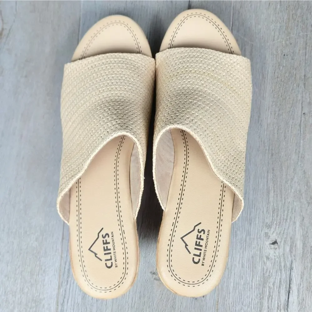 Cliffs by White Mountain Women's Biando Tan Wedge Slip-On 11 NEW